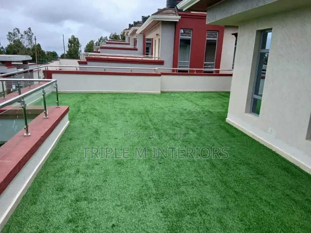 Luxury Artificial Grass Carpet for Living Rooms and Balconies
