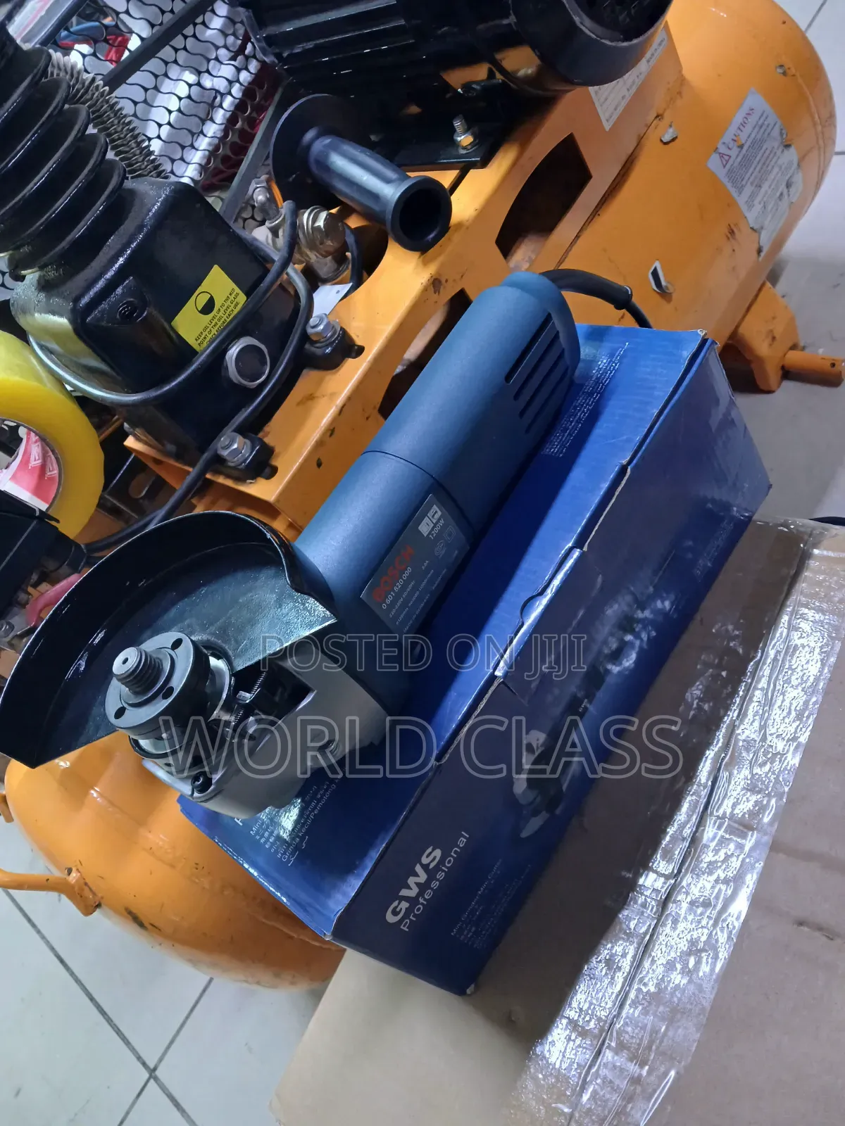 Bosch GWS Professional 4-Inch Angle Grinder –
