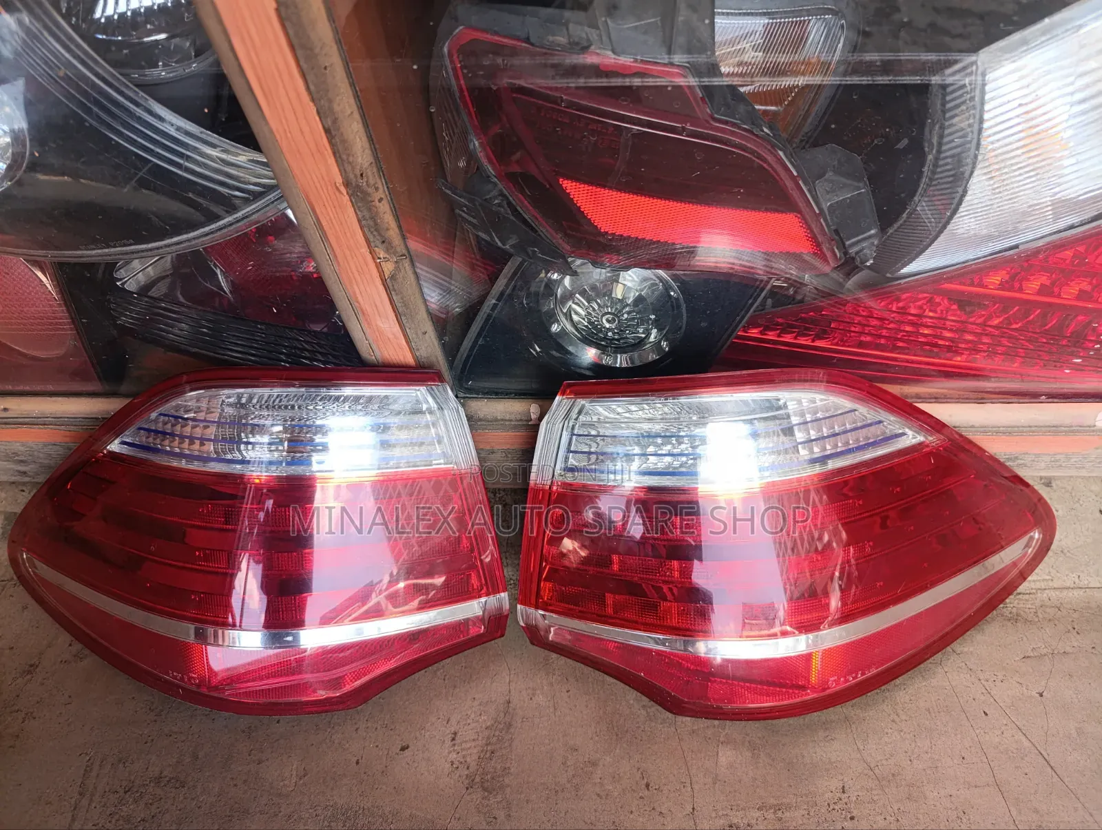 Toyota Crown Backlight Complete With Bulb and Socket