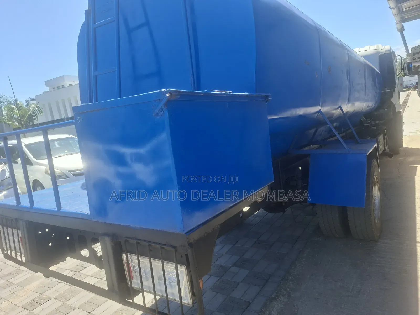Isuzu Forward Water Bowser 11k Liters