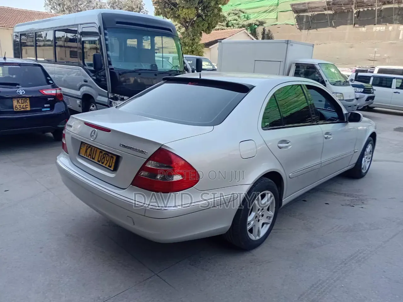 Mercedes-Benz E200 2005 Silver