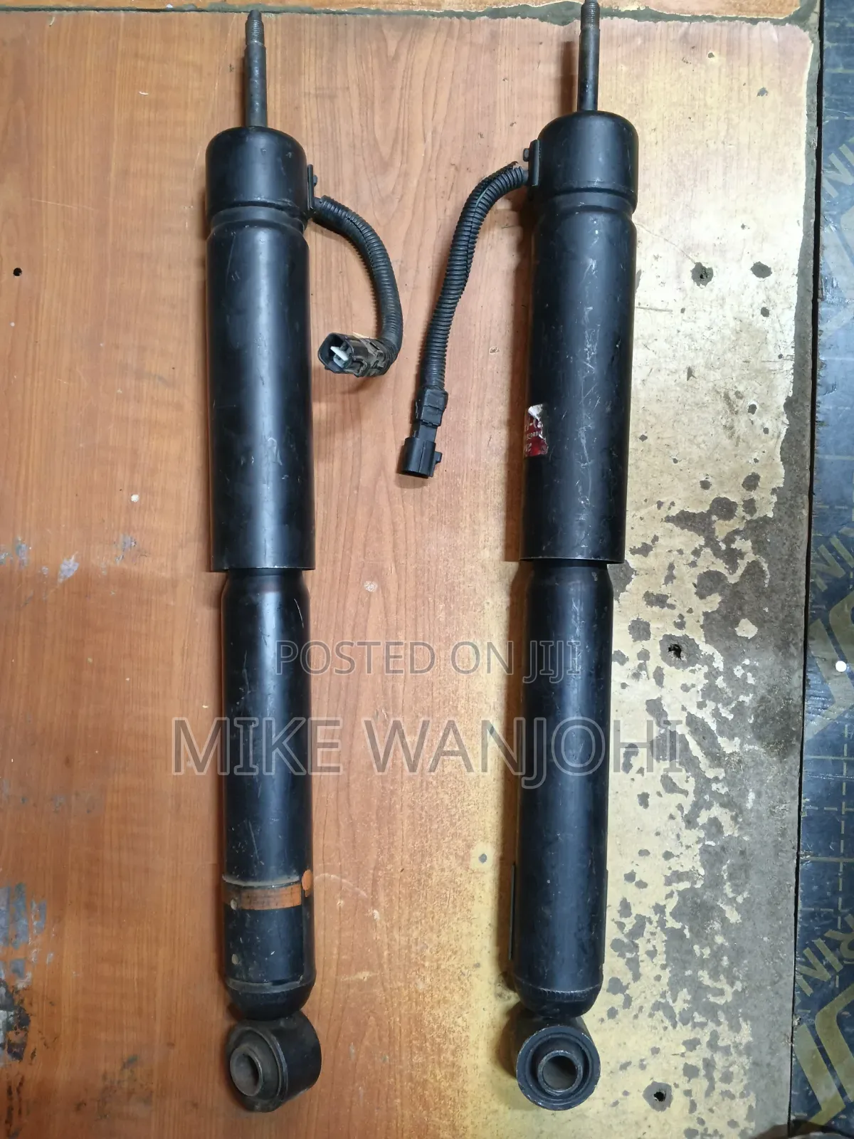 Prado 120/150 Lexus Electronic Adjustable Rear Shock Absorbers