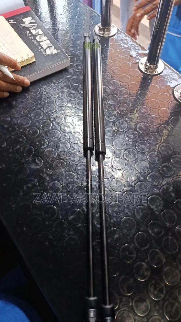 Wagon R Shocks Boots - thumbnail 2