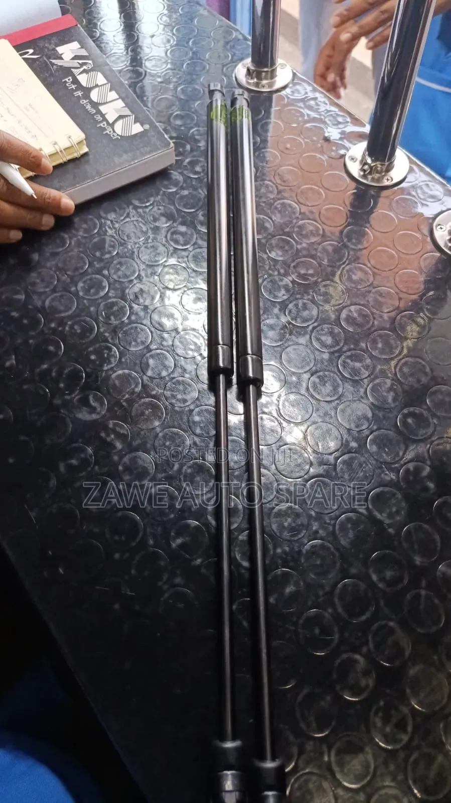 Wagon R Shocks Boots