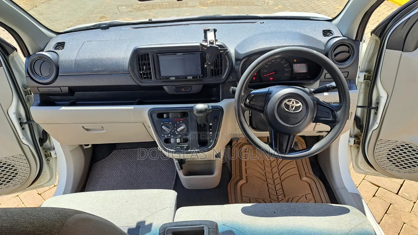 Toyota Passo 2016 White