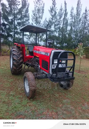 Tractor Massey Ferguson 375 Red Local