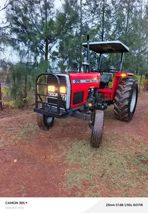 Tractor Massey Ferguson 375 Red Local