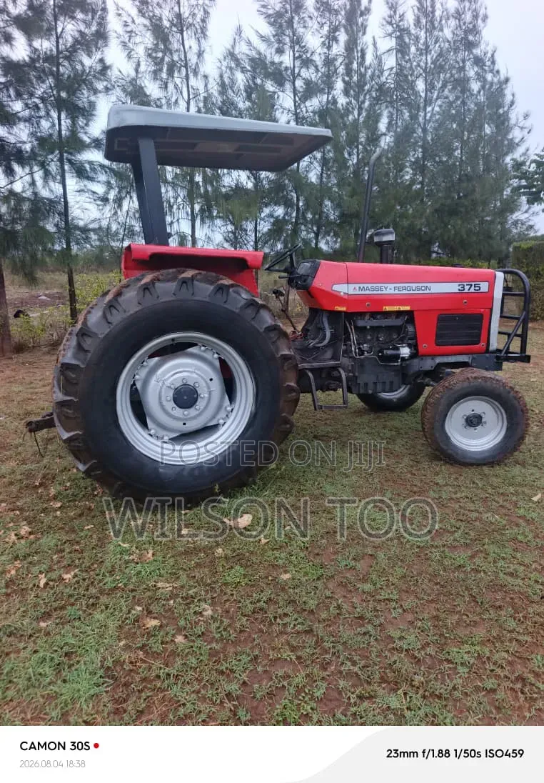 Tractor Massey Ferguson 375 Red Local