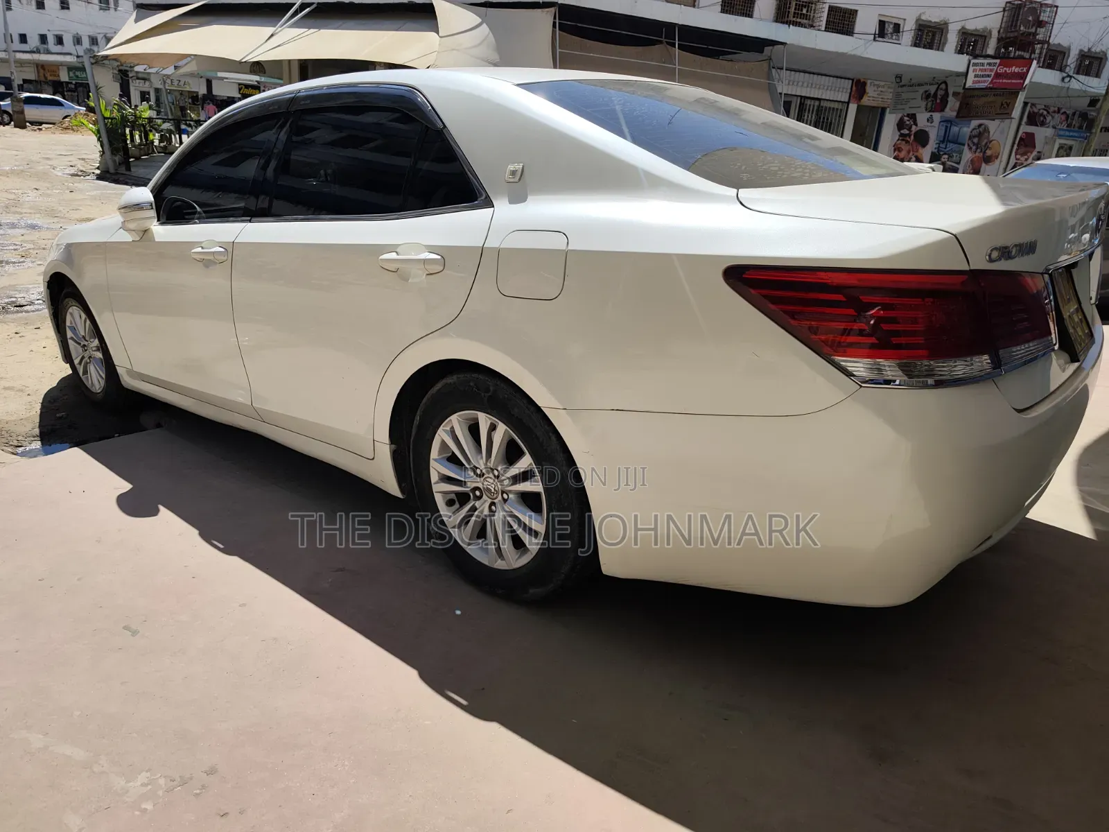 Toyota Crown 2016 White