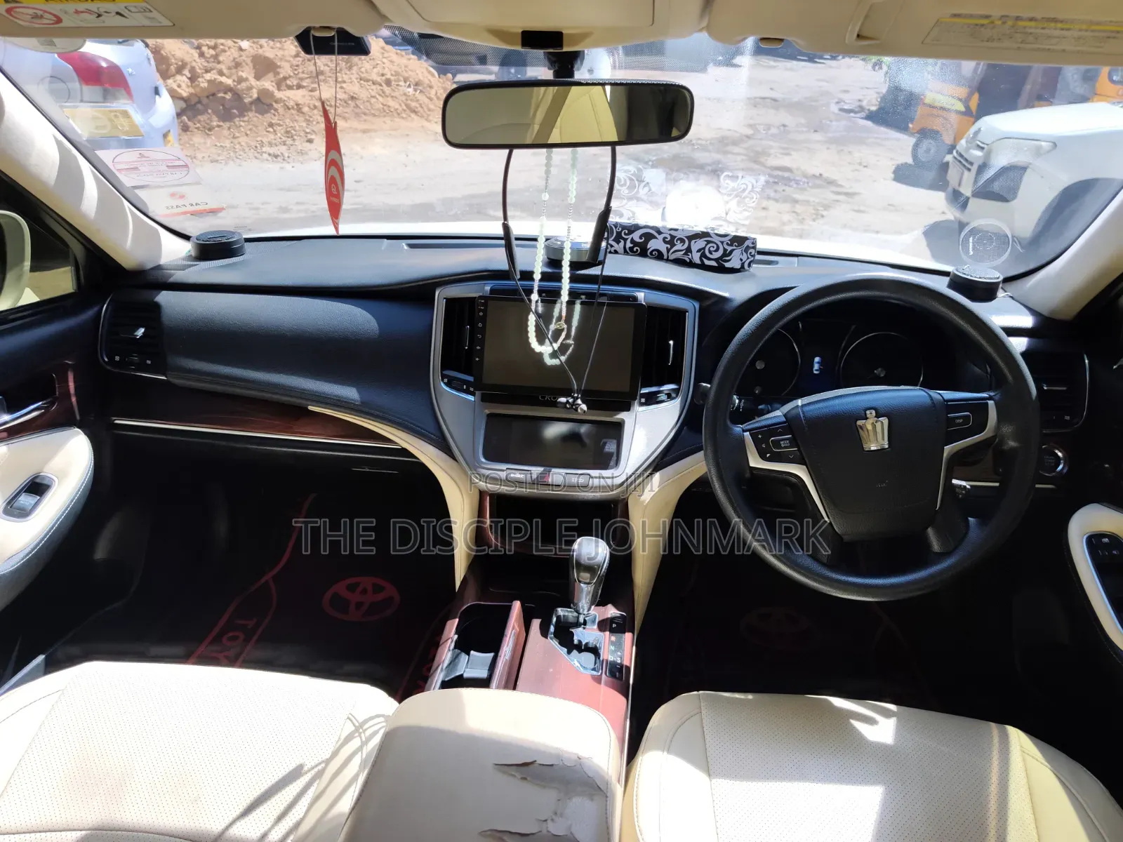 Toyota Crown 2016 White
