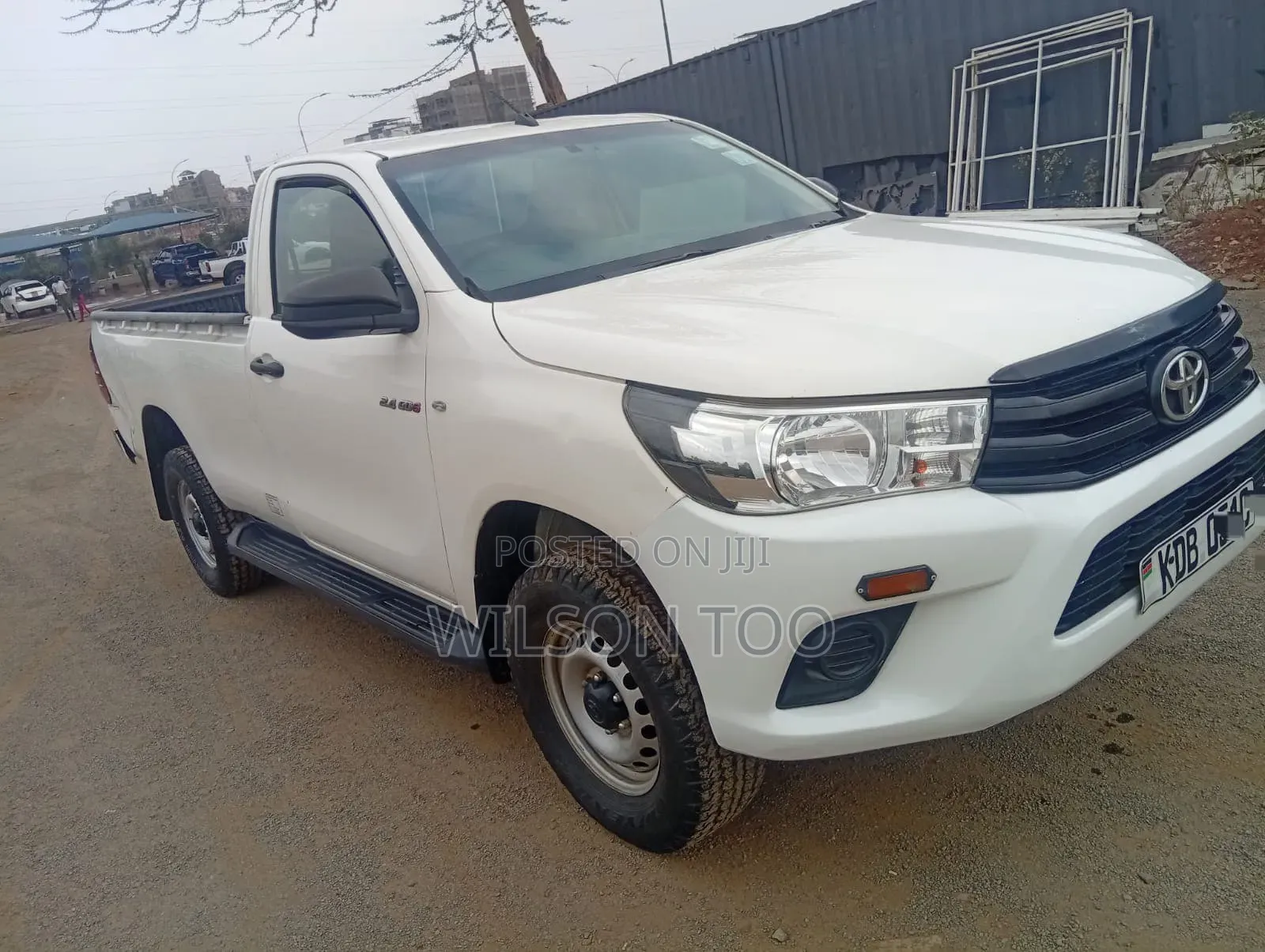 Toyota Hilux 2022 White