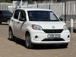 Toyota Passo 2017 White