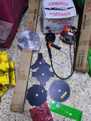 2 Stroke Pioneer Petrol Engine/8 Blades 2 Stroke Pioneer Brush Cutter