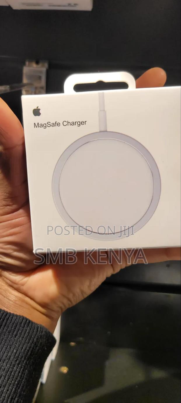 Apple MagSafe Magnetic Wireless Charging Pad