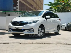 Honda Fit Shuttle 2019 White