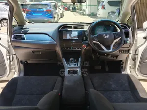 Honda Fit Shuttle 2019 White