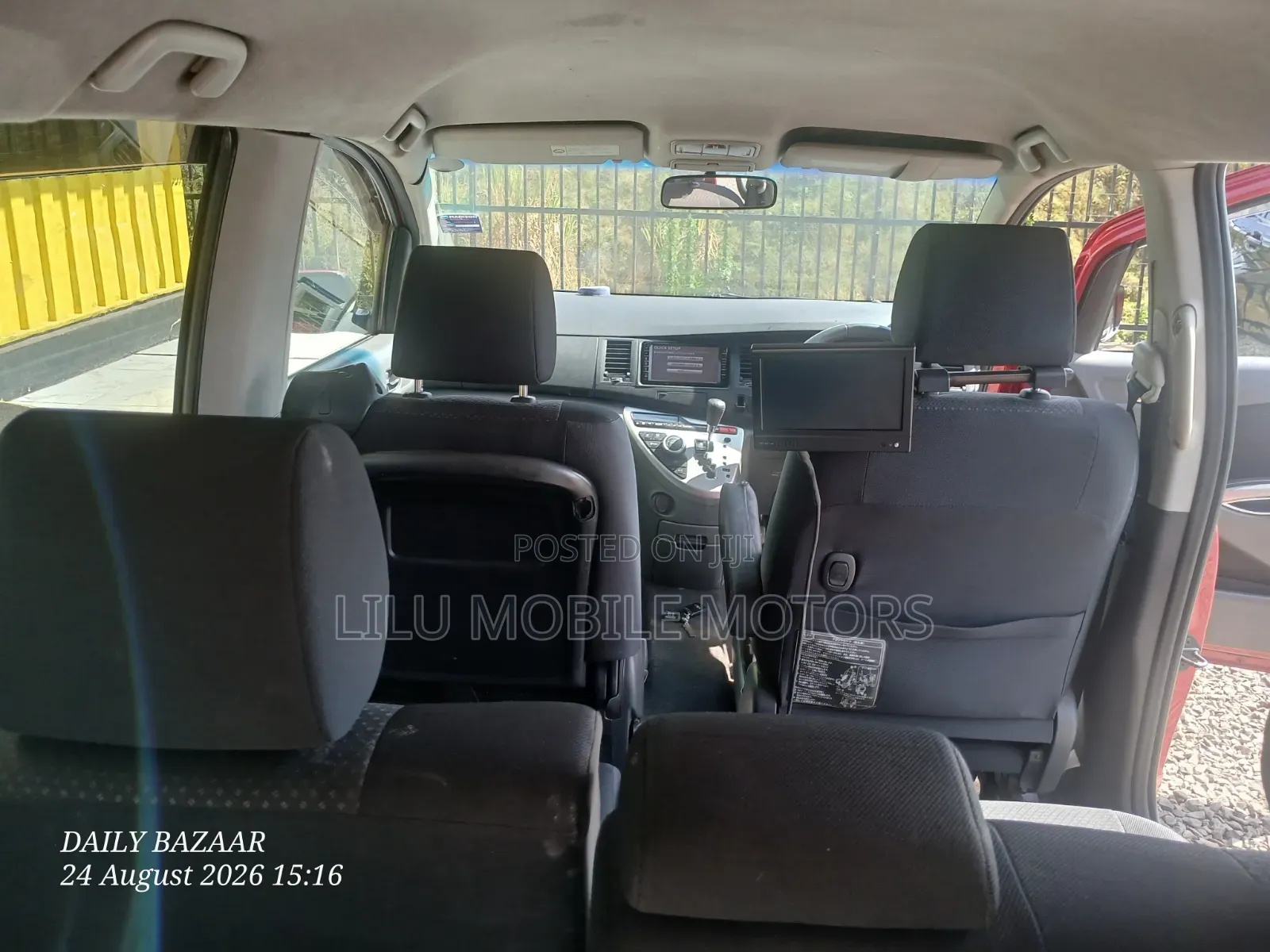 Toyota ISIS 1.8 G 2WD 2010 Red
