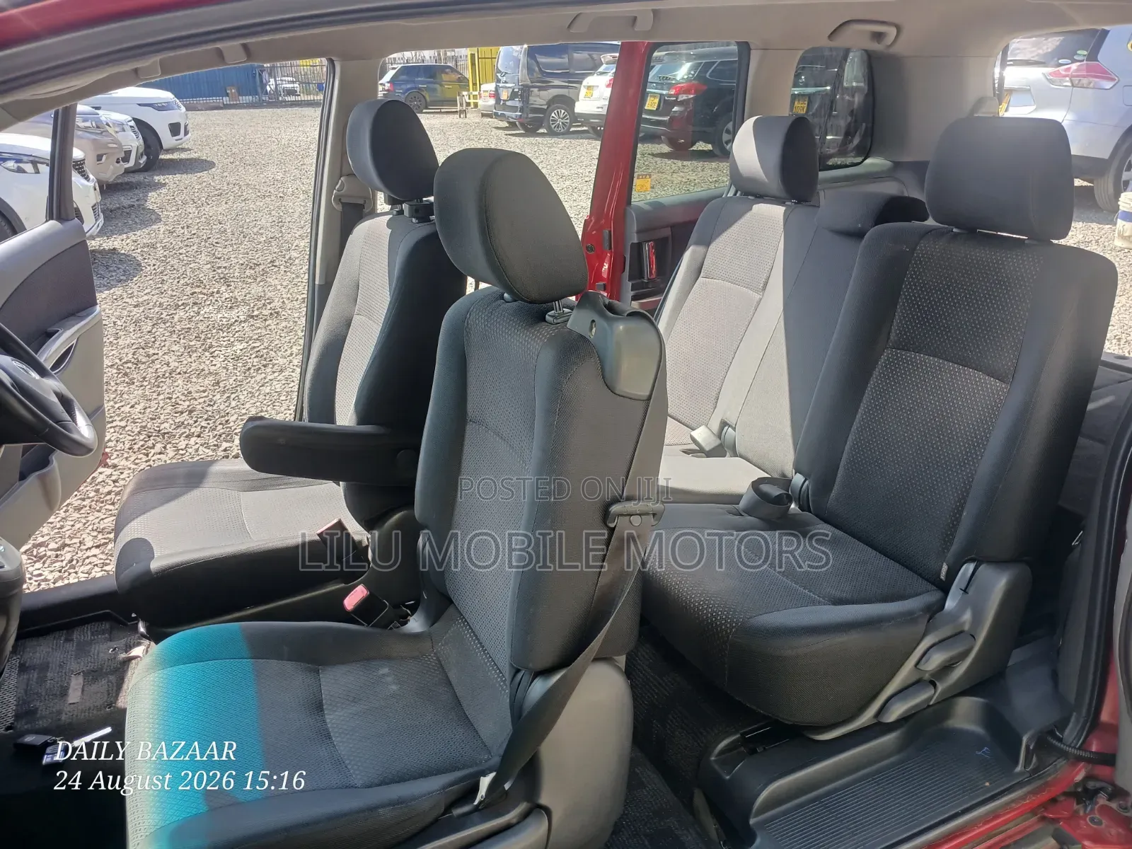 Toyota ISIS 1.8 G 2WD 2010 Red