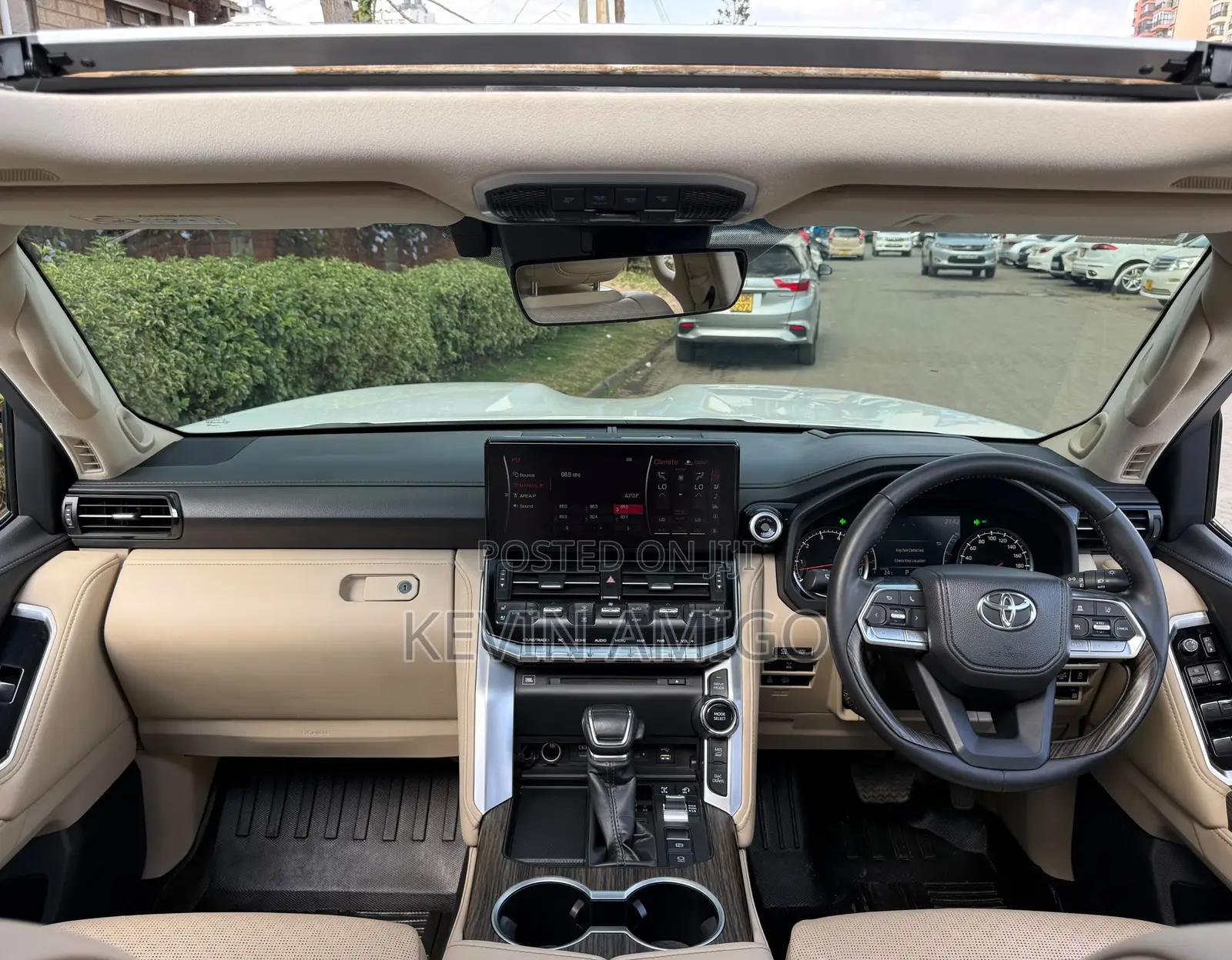 Toyota Land Cruiser LC300 2023 White
