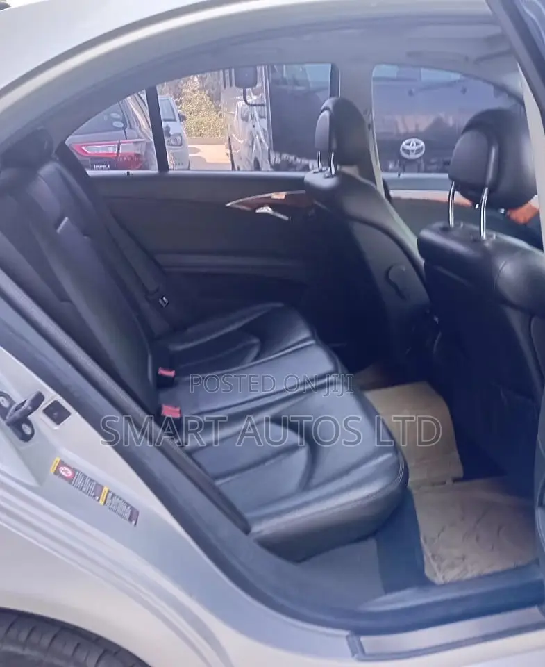 Mercedes-Benz E200 2005 Silver