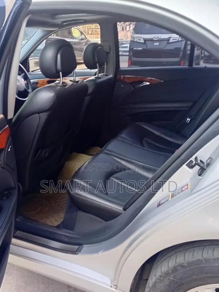 Mercedes-Benz E200 2005 Silver