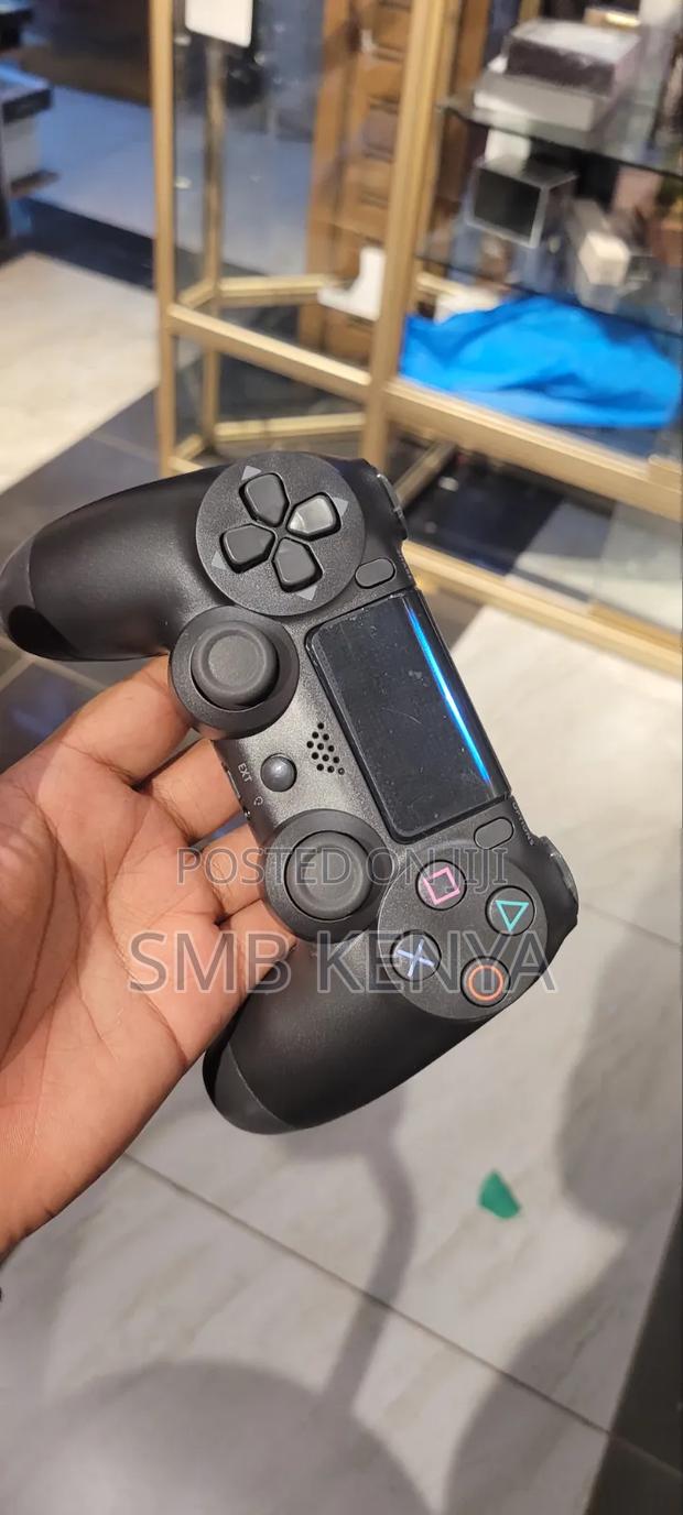 PS4 DualShock 4 Wireless Controller ⭐