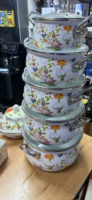 12pcs Enamel Cookware Set With a Kettle @ Ksh8500