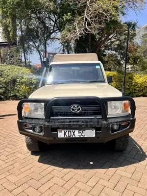 Toyota Land Cruiser 79 Series 2016 Beige