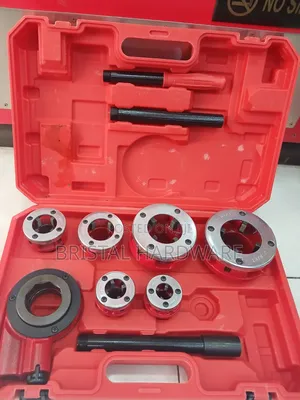 Heavy-Duty Ratchet Threading Pipe