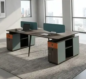 Ofifce Workstation : 4-Way Designed Staff Workstation