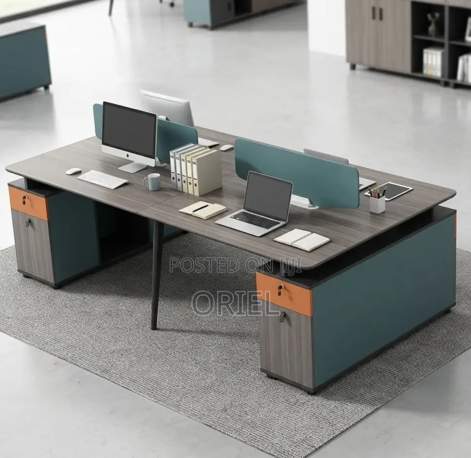 Ofifce Workstation : 4-Way Designed Staff Workstation
