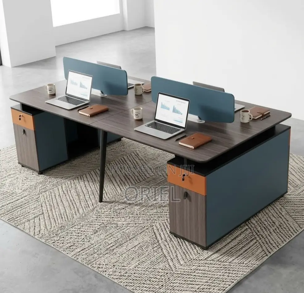 Ofifce Workstation : 4-Way Designed Staff Workstation
