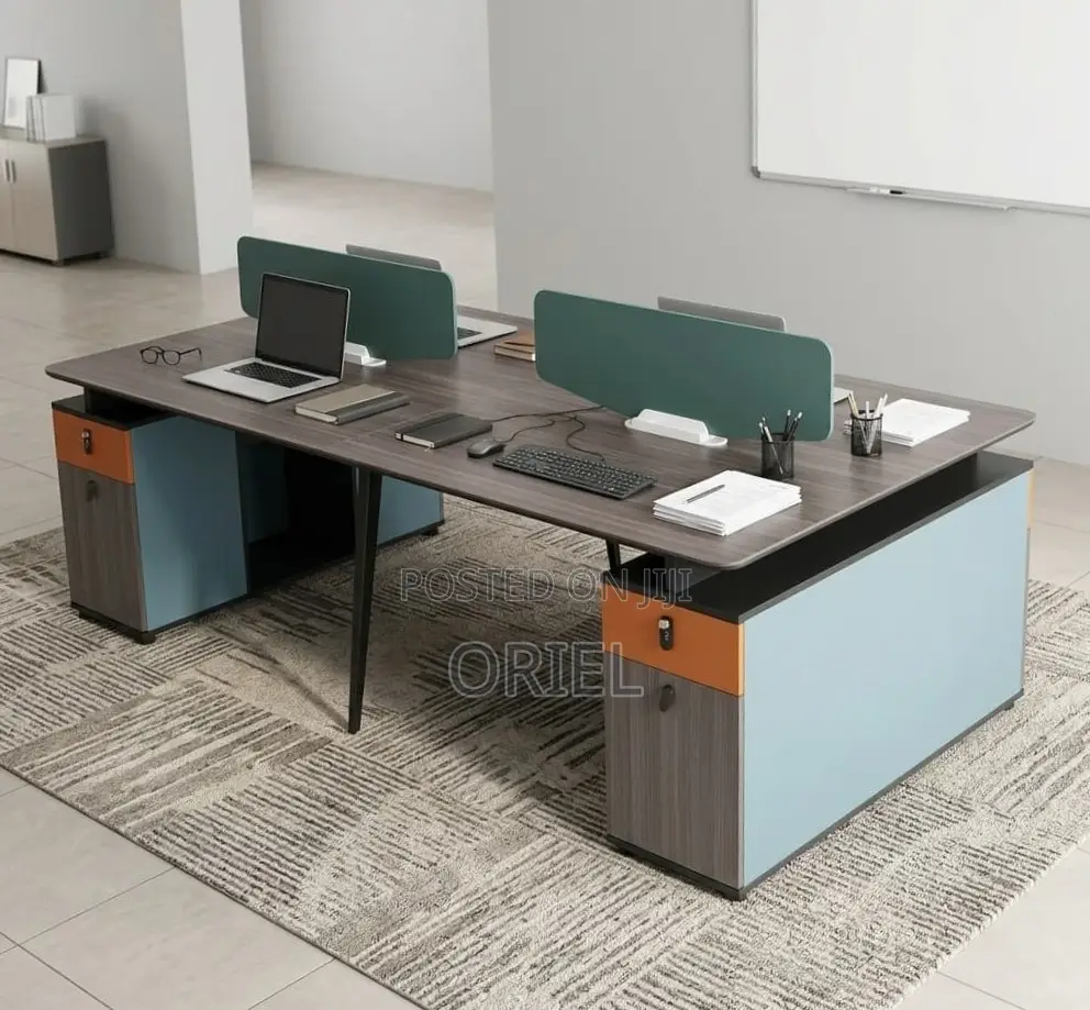 Ofifce Workstation : 4-Way Designed Staff Workstation