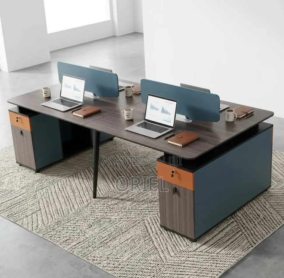 Ofifce Workstation : 4-Way Designed Staff Workstation