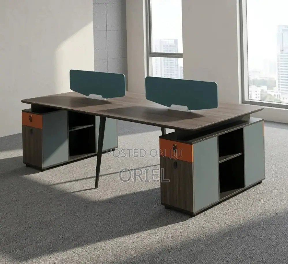 Ofifce Workstation : 4-Way Designed Staff Workstation
