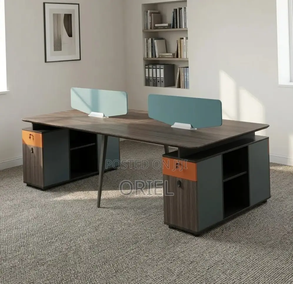 Ofifce Workstation : 4-Way Designed Staff Workstation