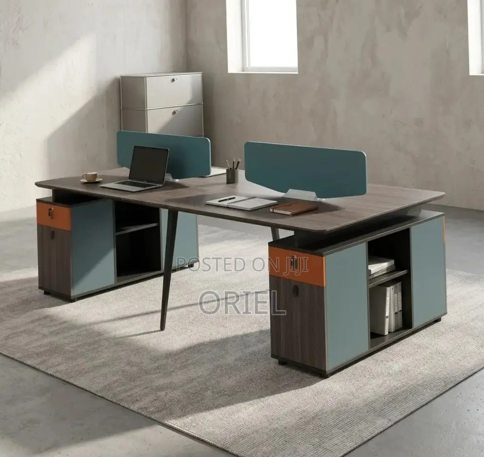 Ofifce Workstation : 4-Way Designed Staff Workstation