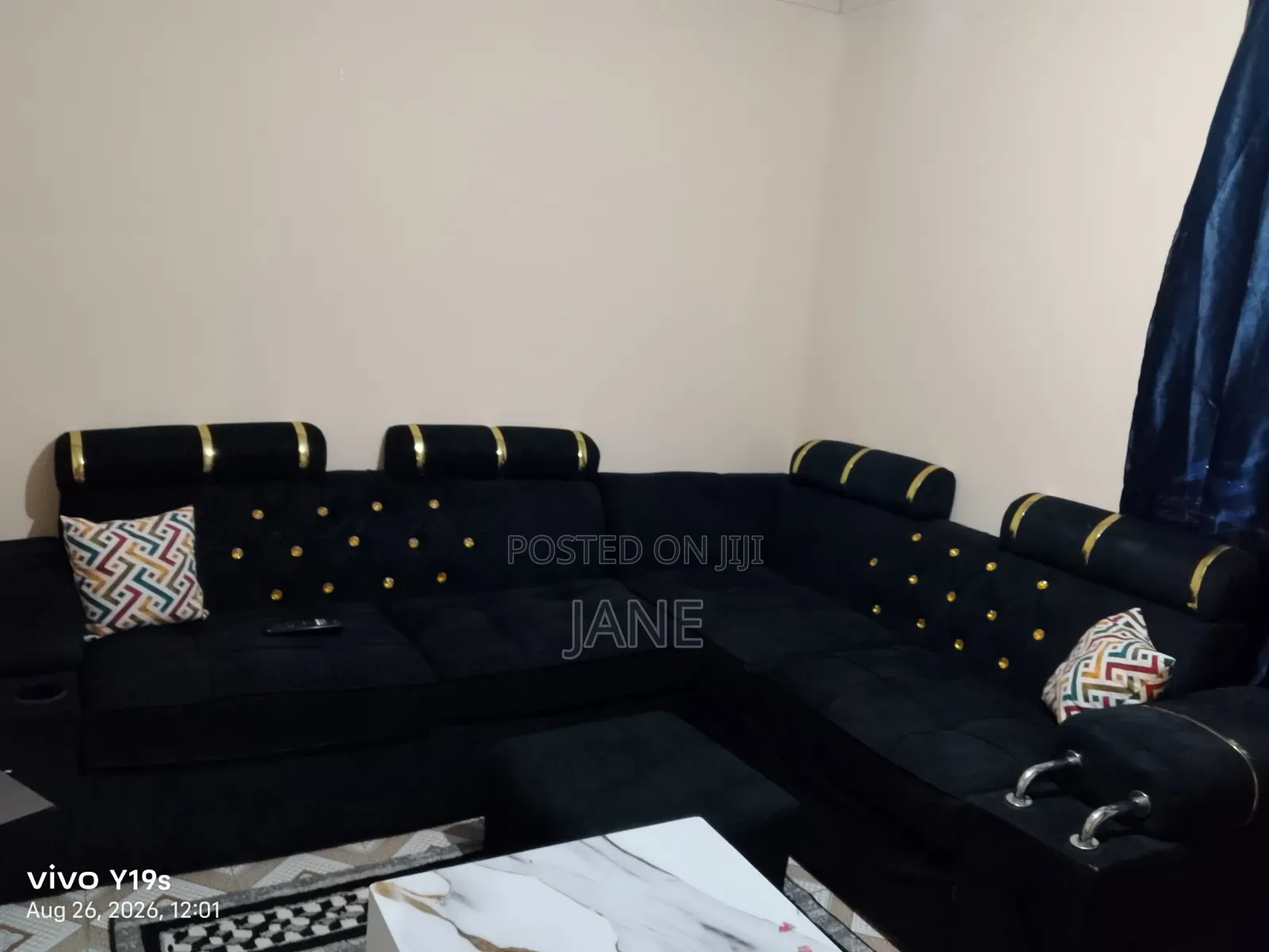 “5 Seater Black Gold Corner Sofa Set – Good Condition”
