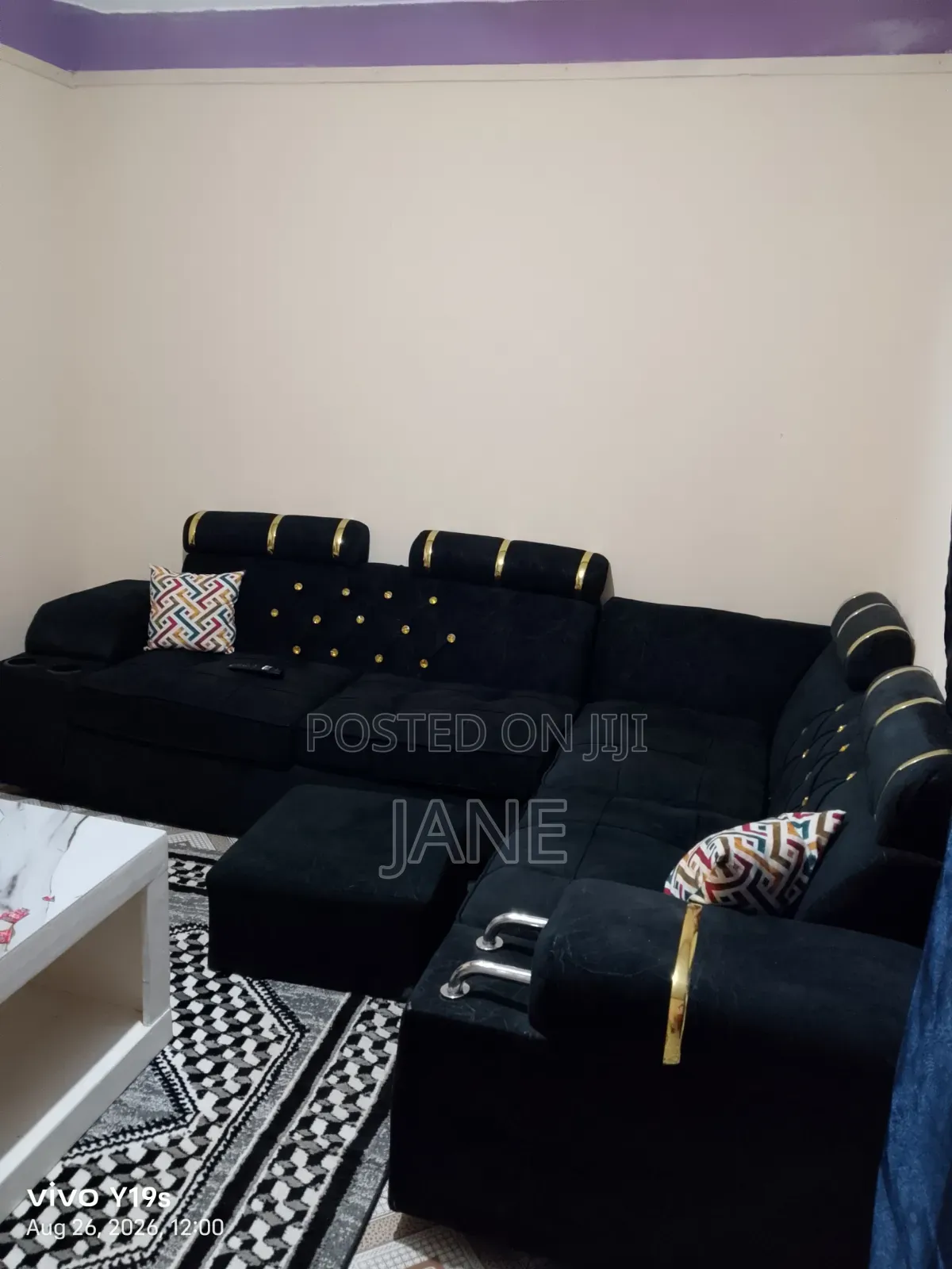 “5 Seater Black Gold Corner Sofa Set – Good Condition”