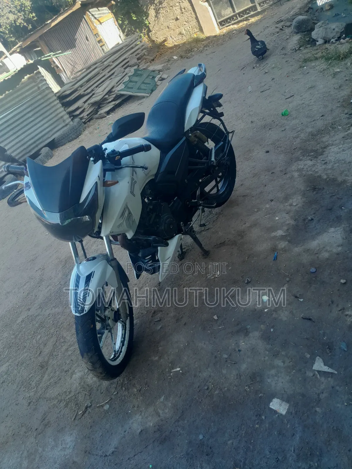 TVS Apache 180 RTR 2018 White