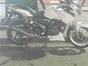 TVS Apache 180 RTR 2018 White