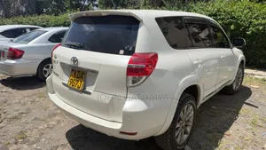 Toyota Vanguard 2013 Pearl