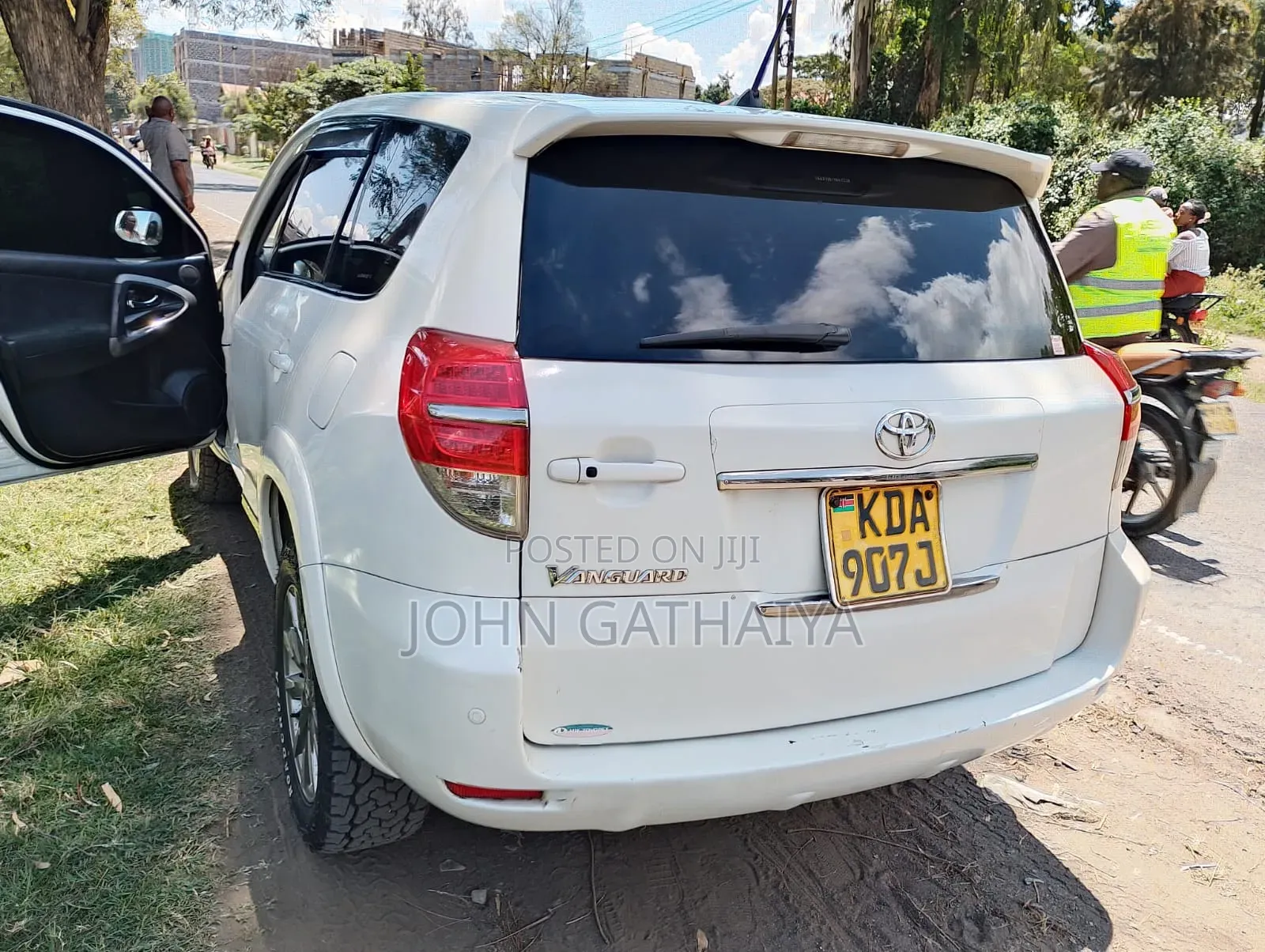 Toyota Vanguard 2013 Pearl