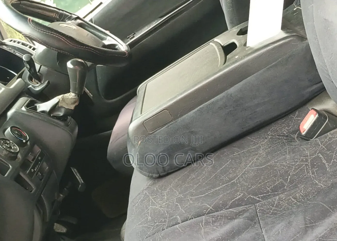 Toyota HiAce 2014 White
