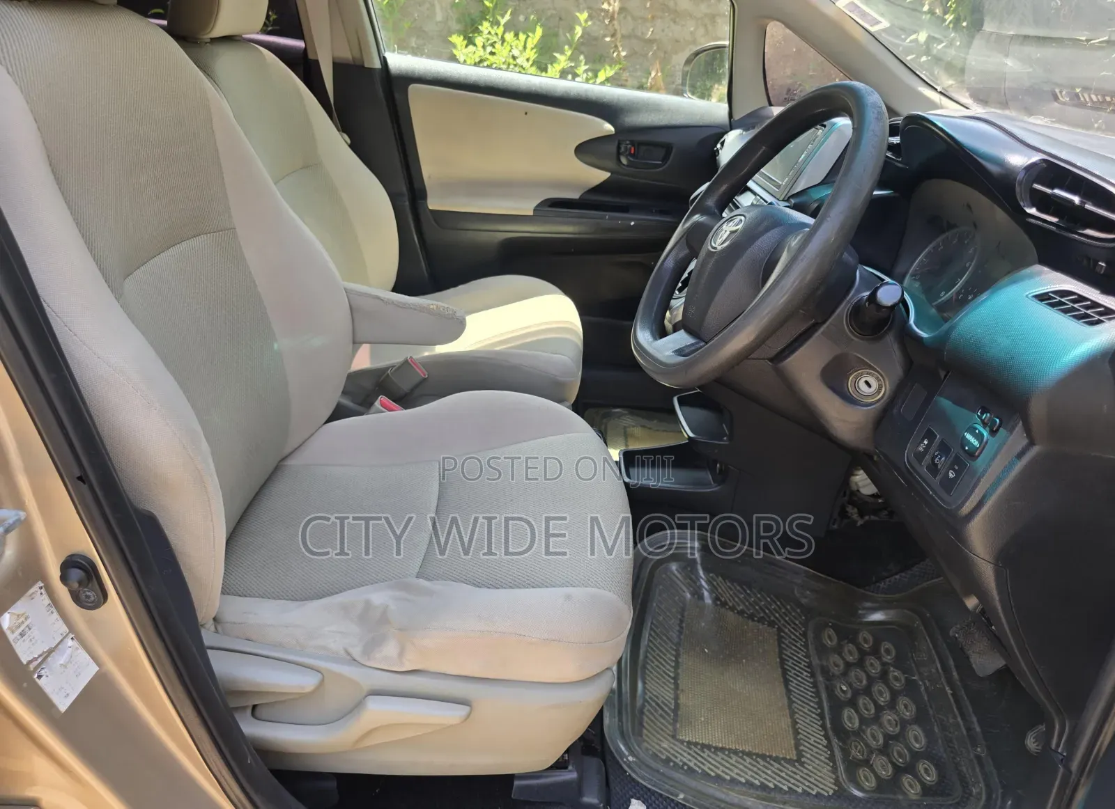 Toyota Wish 2012 Gold