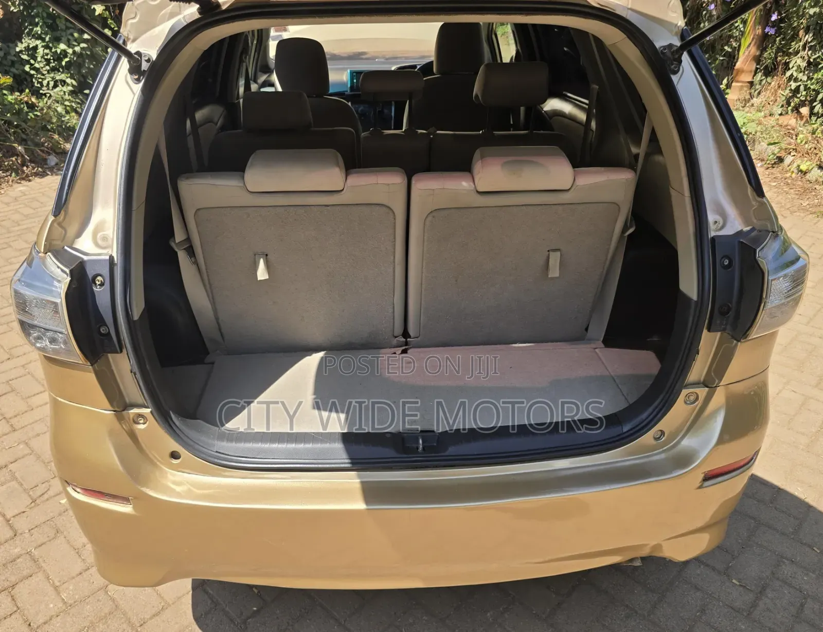 Toyota Wish 2012 Gold