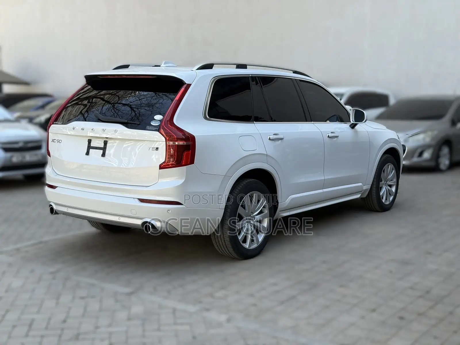 Volvo XC90 T5 Momentum AWD (2.0L 4cyl 8A) 2017 White