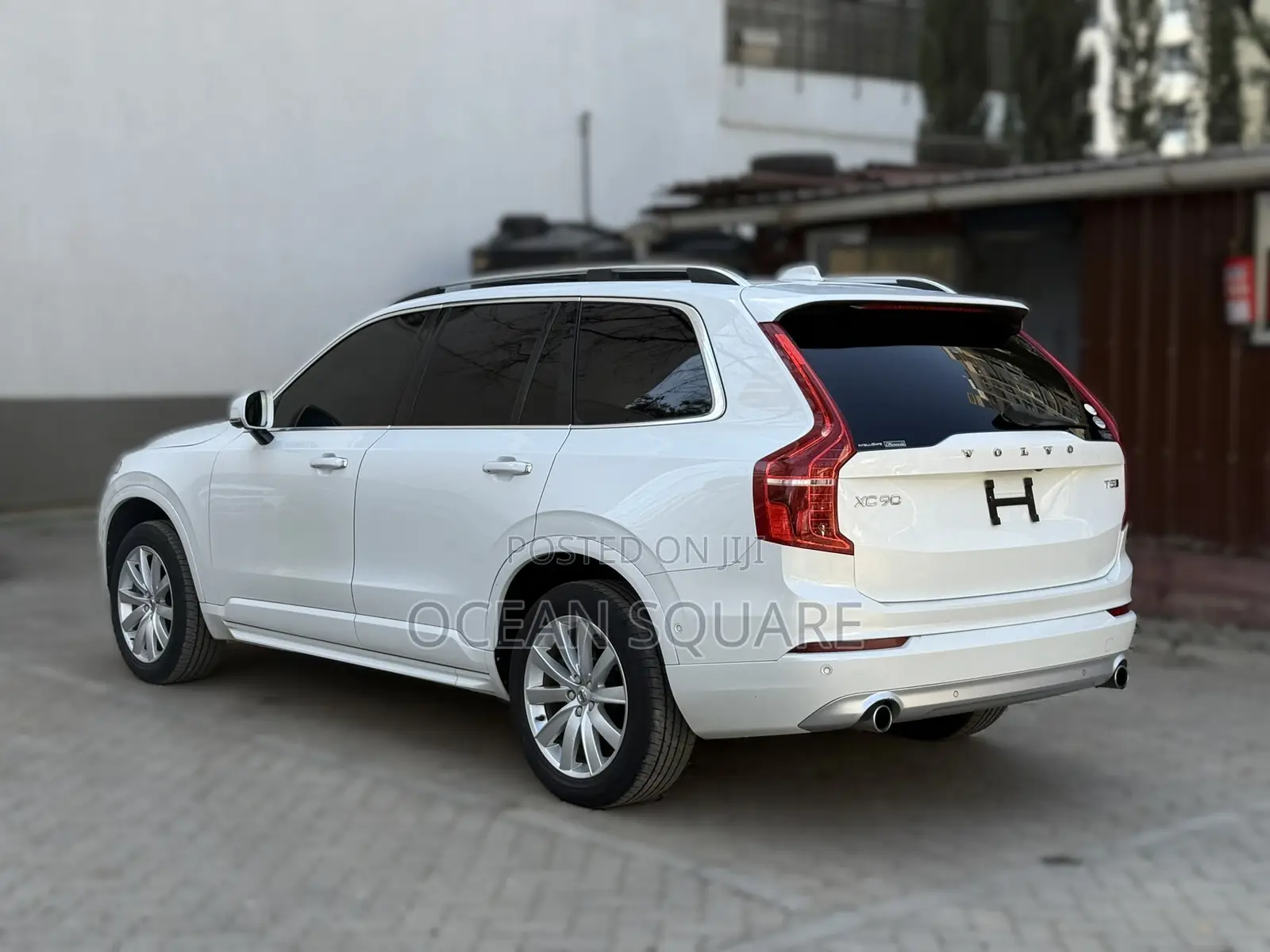 Volvo XC90 T5 Momentum AWD (2.0L 4cyl 8A) 2017 White