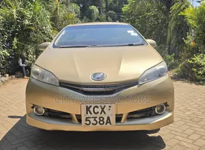 Toyota Wish 2012 Gold