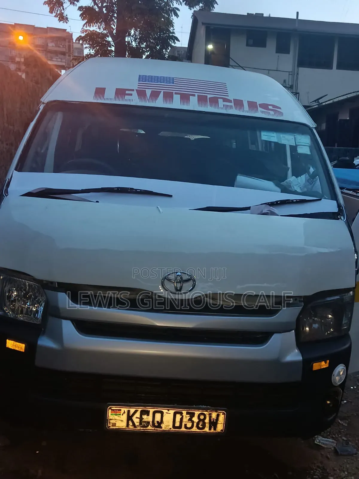 Toyota HiAce 2018 White